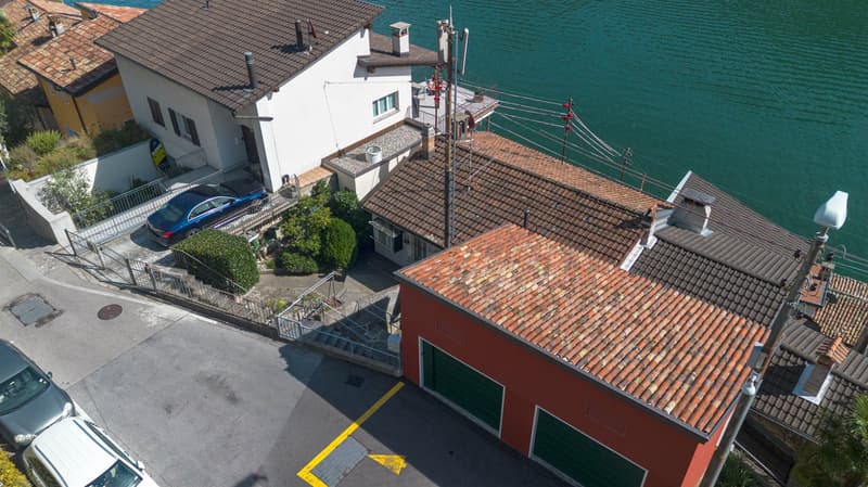 Casa fronte lago da ristrutturare e con progetto approvato a Gandria (2)