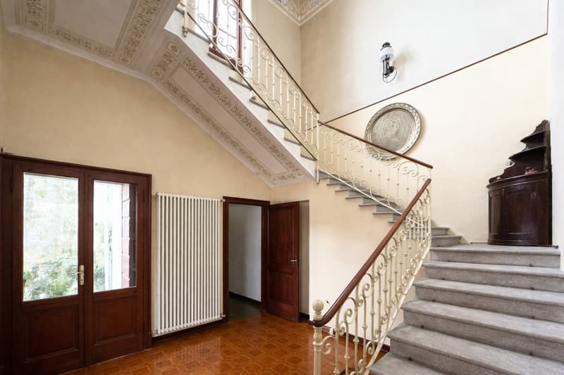 Affascinante villa d’epoca fronte lago a Morcote (3)