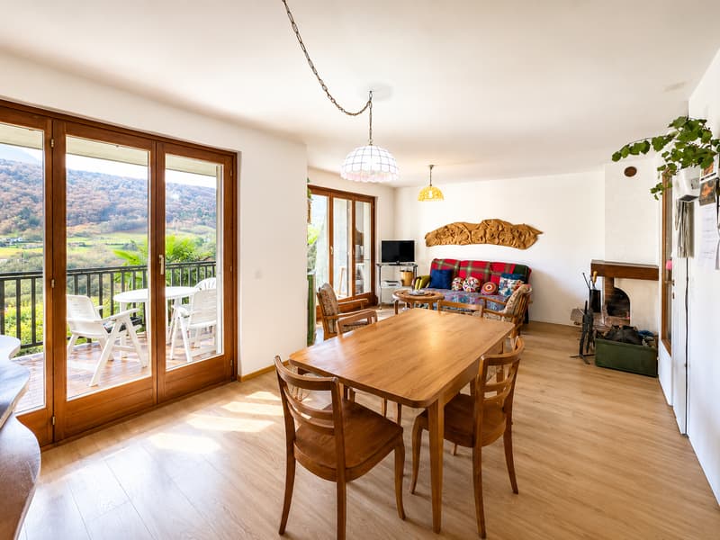 Casa gemella con giardino in vendita ad Arogno (1)