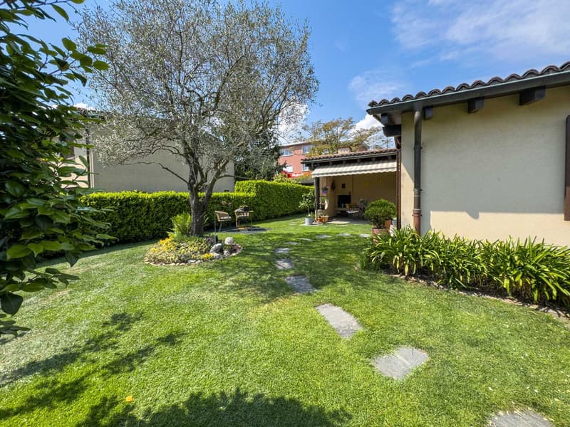 Elegante casa con giardino a Collina d’Oro (11)