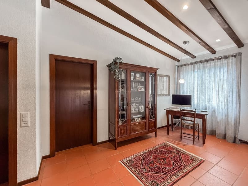 Elegante casa con giardino a Collina d’Oro (3)
