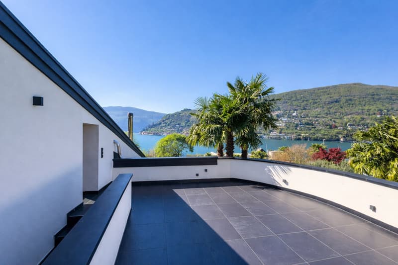 Splendida villa di lusso vista lago con piscina e darsena (13)