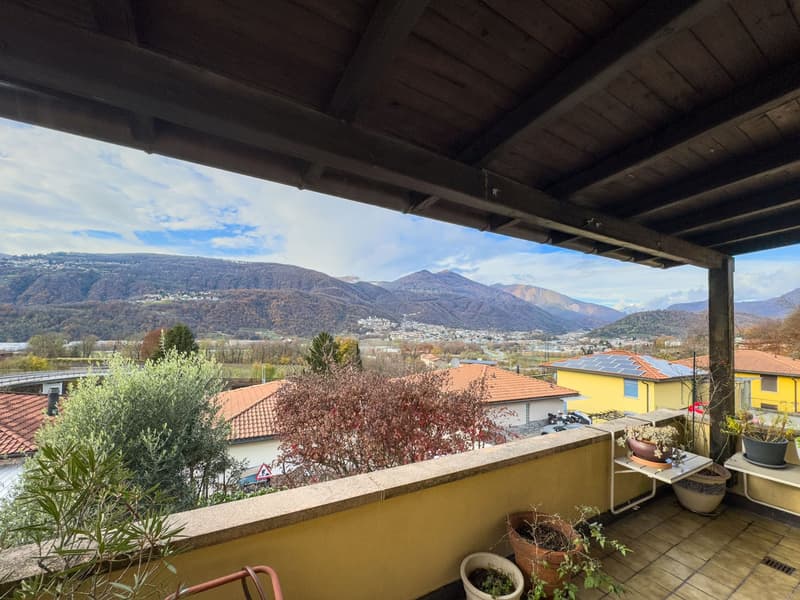 Casa a schiera con vista aperta a Vezia (6)