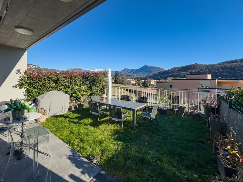 Moderna casa contigua con giardino ad Agno (7)