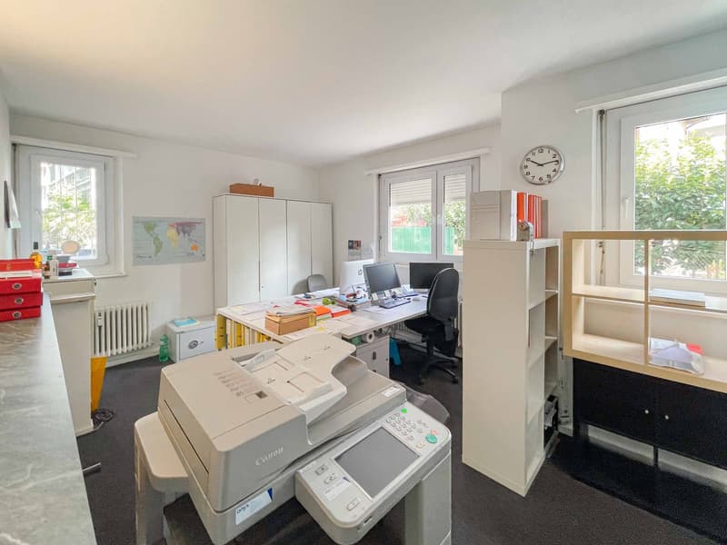 Ufficio di 5 locali nel quartiere di Besso (3)