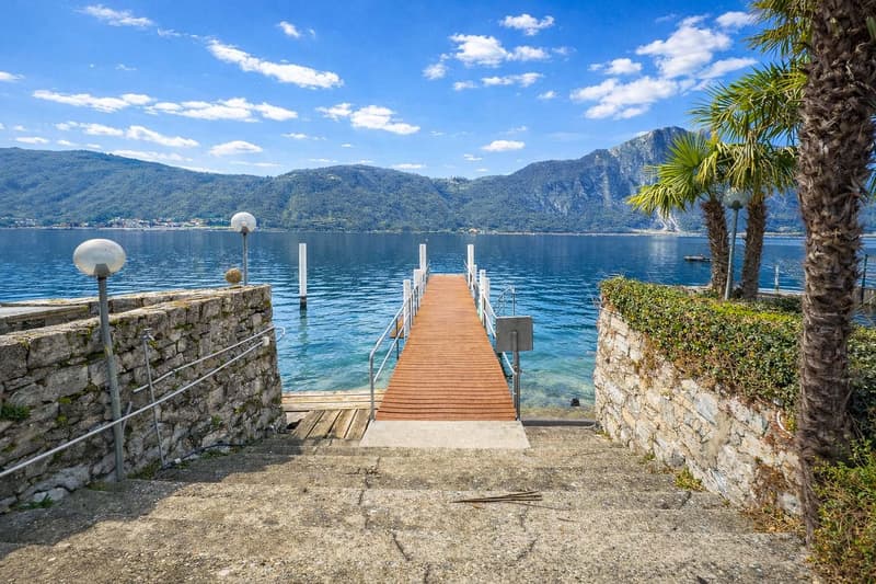 3 locali vista lago in residenza con piscina e darsena a Bissone (8)