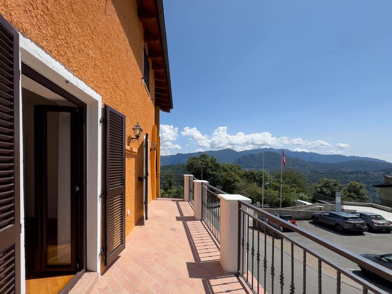 Casa ristrutturata con due appartamenti e vista lago (5)
