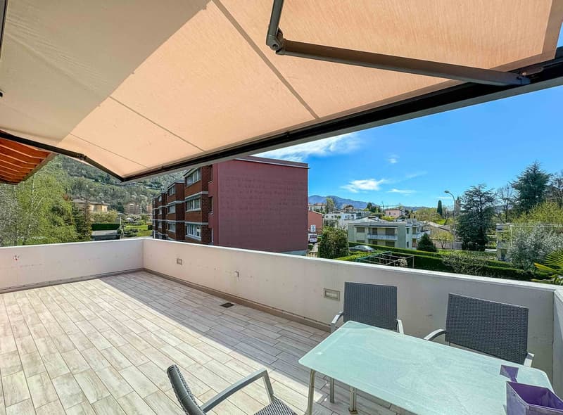 Casa bifamiliare con grande giardino a Morbio Inferiore (11)