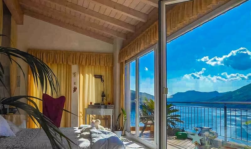 Villa a schiera con splendida vista lago a Bissone (2)