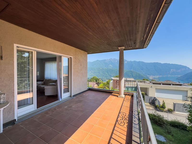 Villa con giardino e vista aperta sul golfo di Lugano a Carona (10)