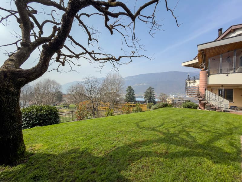 Casa bifamiliare a Vezia (1)