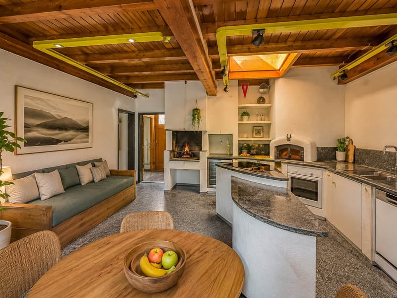 Villa con giardino e piscina a Collina d’Oro (12)