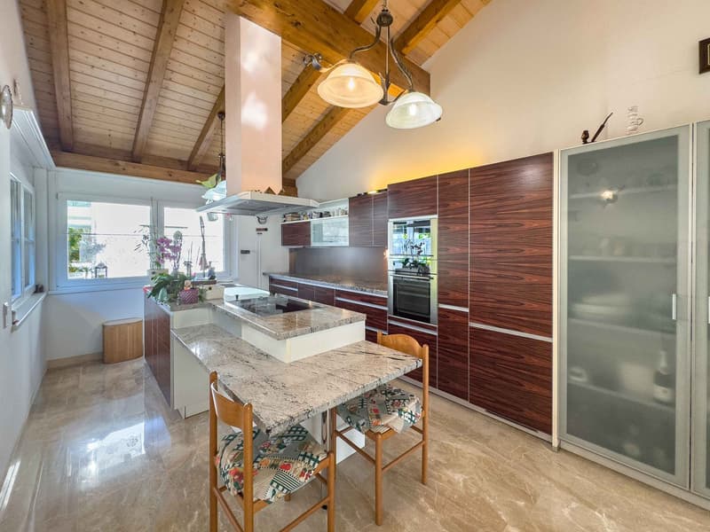 Casa unifamiliare con giardino e piscina a Bioggio (3)