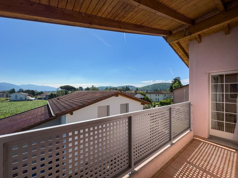 Casa unifamiliare con giardino a Stabio (10)