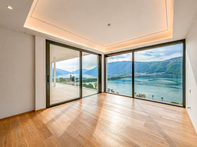 Grande appartamento con giardino e splendida vista lago a Bissone (6)