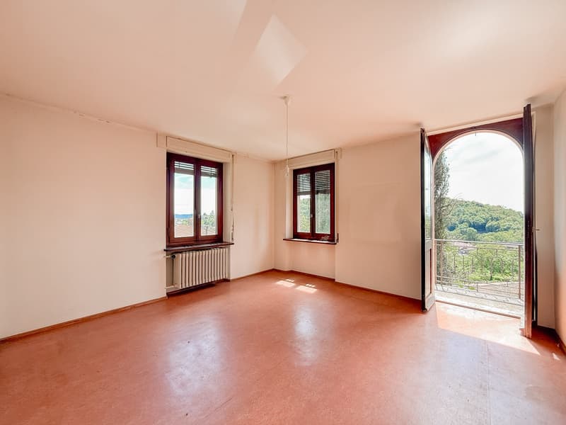 Villa d’epoca con possibilità edificatoria ad Arzo (3)