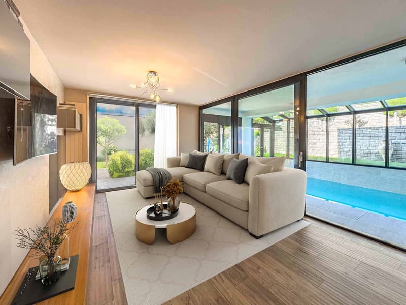 Moderna villa con piscina interna a Collina d’Oro (1)