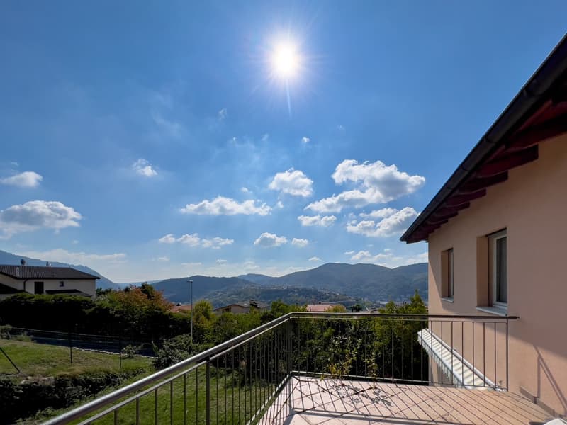 Porzione di casa gemella con giardino a Vacallo (6)