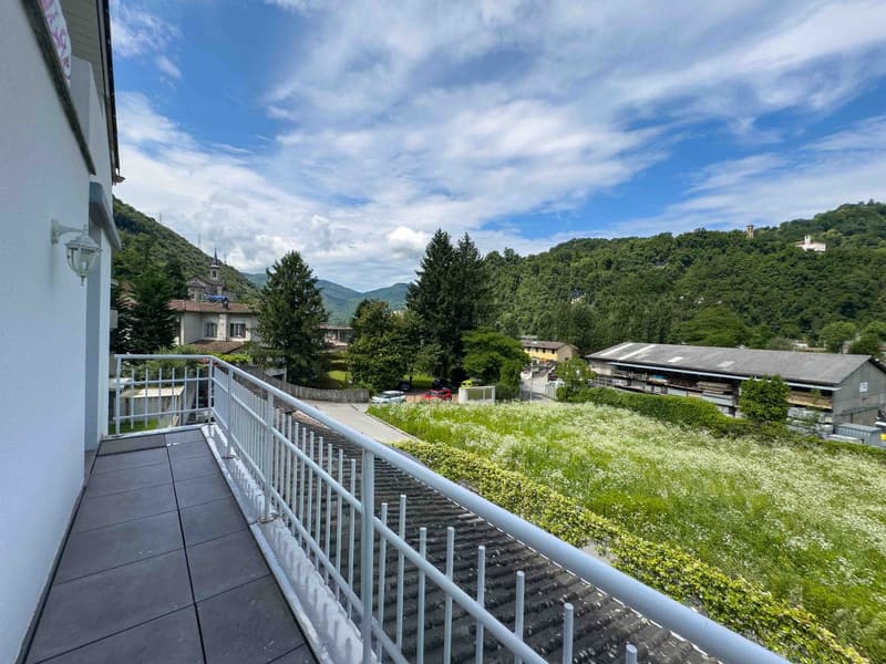 Casa con grande giardino a Figino a poca distanza dal lago (9)