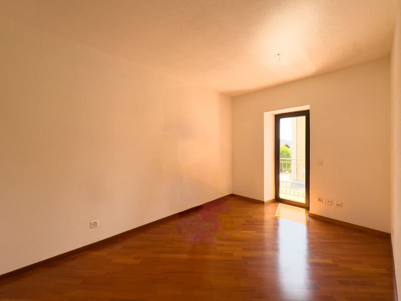 Casa ristrutturata con due appartamenti e vista lago (3)