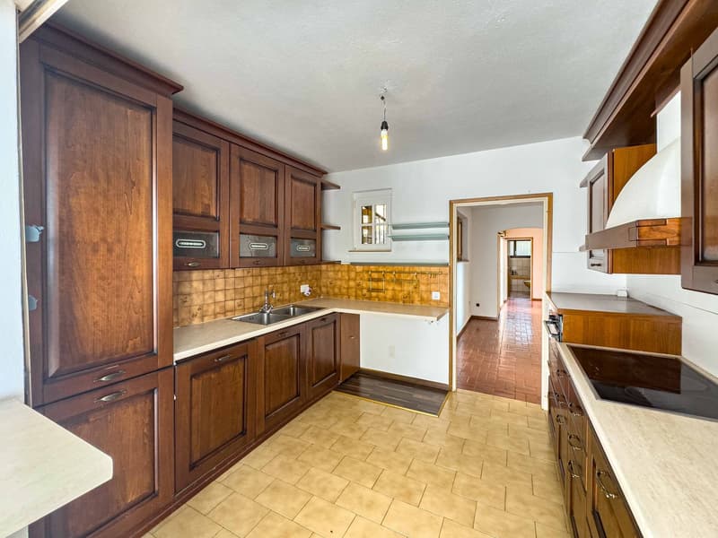 Grande casa unifamiliare nel verde ad Aranno (2)