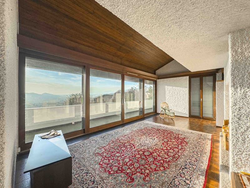 Villa con ampio giardino e vista aperta a Morbio Superiore (3)
