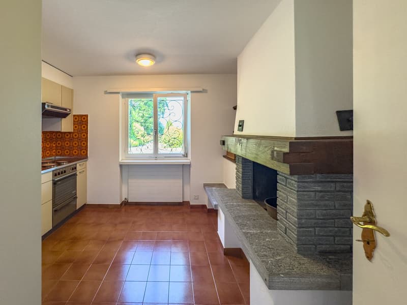 Villa con giardino e vista aperta sul golfo di Lugano a Carona (3)