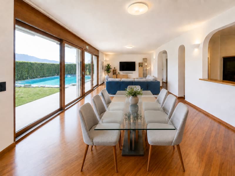 Casa unifamiliare con giardino e piscina (1)
