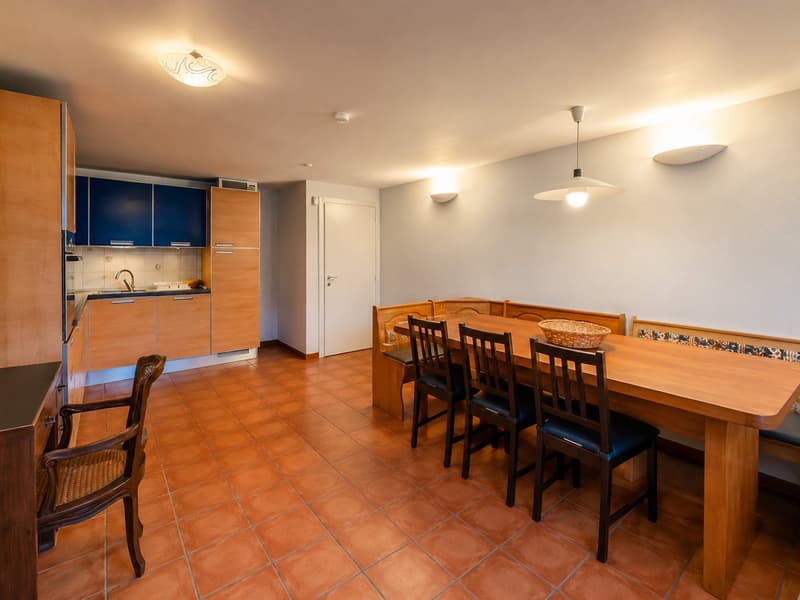 Casa unifamiliare con giardino e piscina (7)