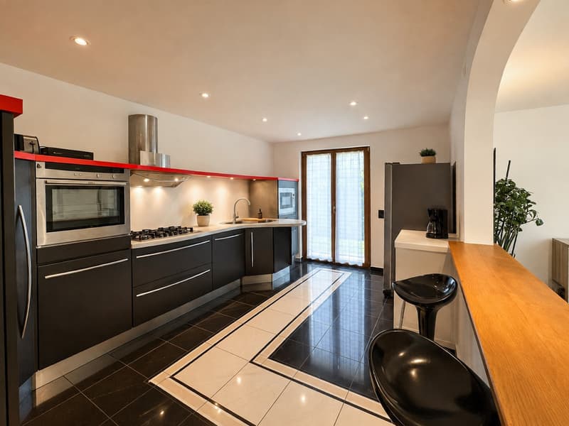 Casa unifamiliare con giardino e piscina (2)