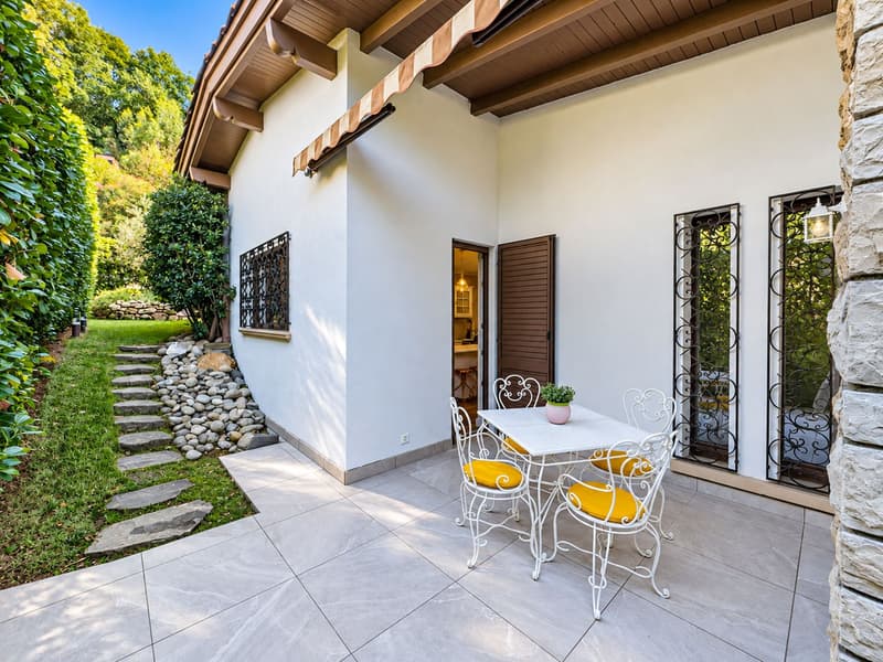 Villa con ampio giardino a Mendrisio (8)