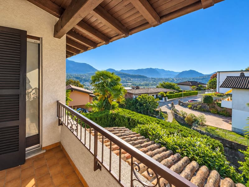 Casa contigua con terrazza e giardino a Gravesano (14)
