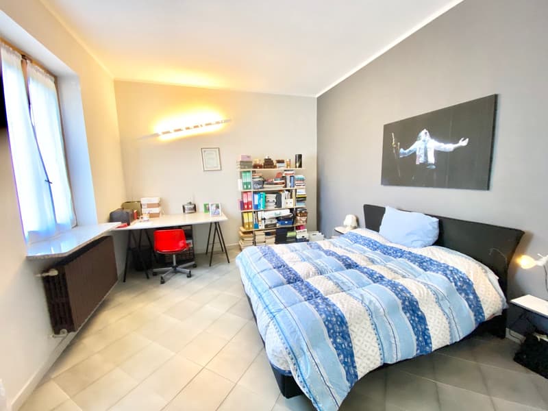 Casa di campagna molto curata in posizione tranquilla e soleggiata a sud con grande terreno (10)