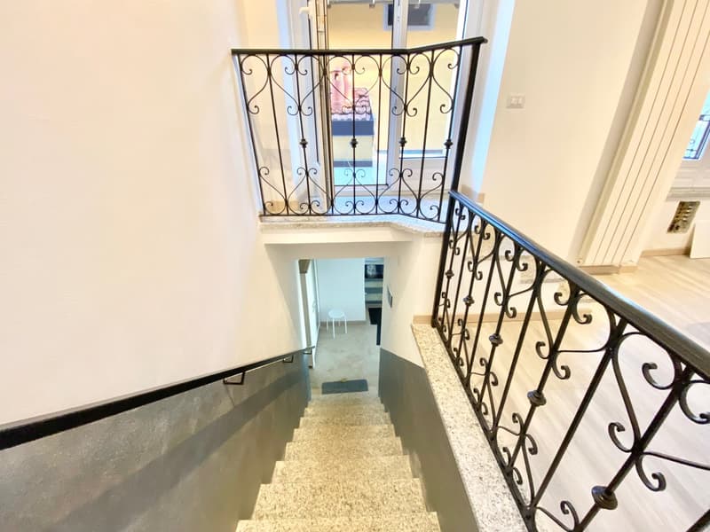 Grande maison de village rénovée dans un endroit calme et ensoleillé avec vue sur le lac (16)