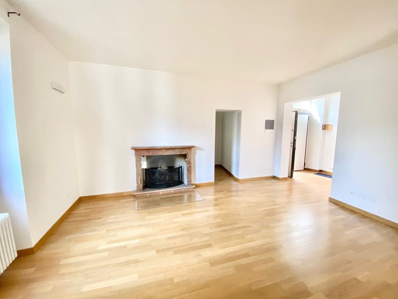 Komplett renovierte 4-Zimmer-Wohnung mit einmaligem Seeblick, nur 2 Schritte vom Strand entfernt (5)