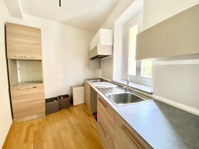 Komplett renovierte 4-Zimmer-Wohnung mit einmaligem Seeblick, nur 2 Schritte vom Strand entfernt (7)