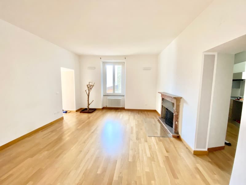 Komplett renovierte 4-Zimmer-Wohnung mit einmaligem Seeblick, nur 2 Schritte vom Strand entfernt (6)