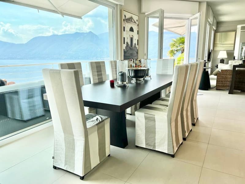 Villa de rêve luxueuse dans un emplacement calme et ensoleillé au sud avec piscine privée et vue imprenable sur le lac (5)