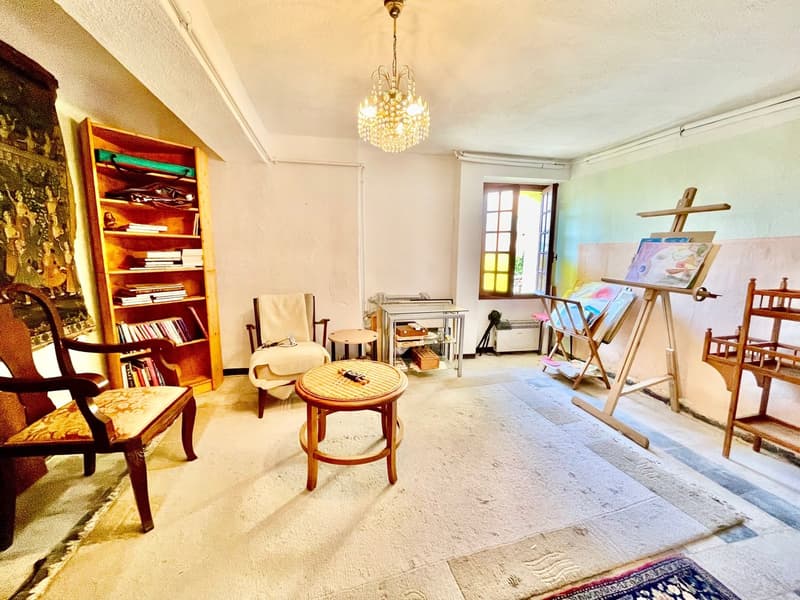 Charakteristisches Dorfhaus mit Balkon in ruhiger und sonniger Lage im historischen Ortskern (11)