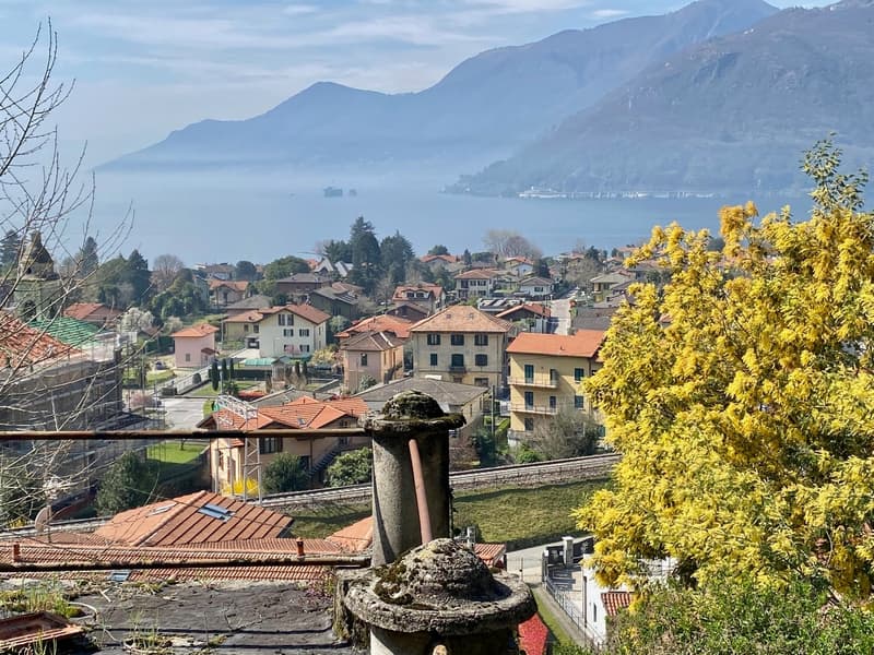 Villa zum Komplettrenovieren in ruhiger und sonniger Südlage mit traumhaftem Seeblick in Strandnähe (7)