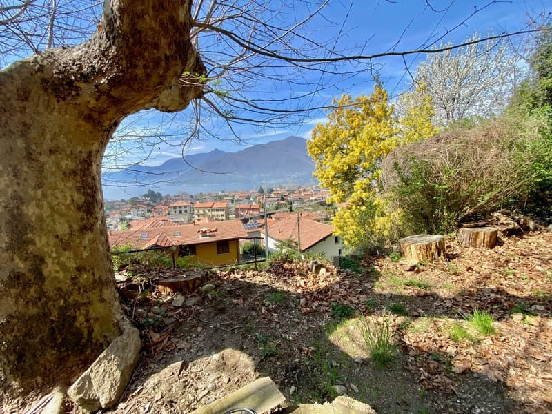 Villa zum Komplettrenovieren in ruhiger und sonniger Südlage mit traumhaftem Seeblick in Strandnähe (9)