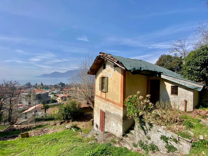 Villa zum Komplettrenovieren in ruhiger und sonniger Südlage mit traumhaftem Seeblick in Strandnähe (3)