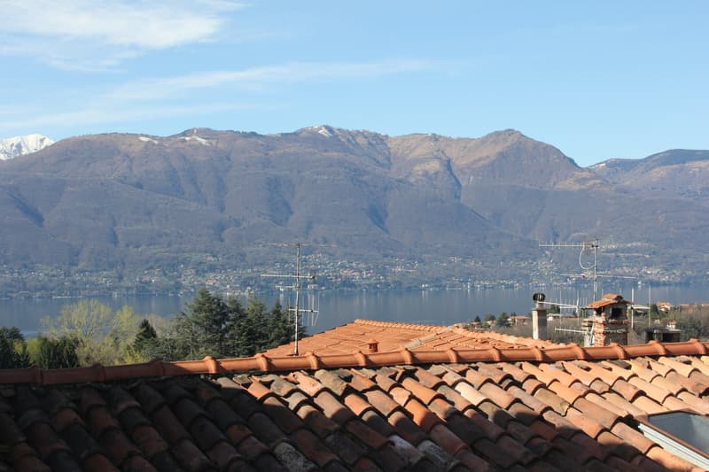 Appartement 2,5 pièces entretenu avec grande terrasse et belle vue sur le lac en situation ensoleillée (10)
