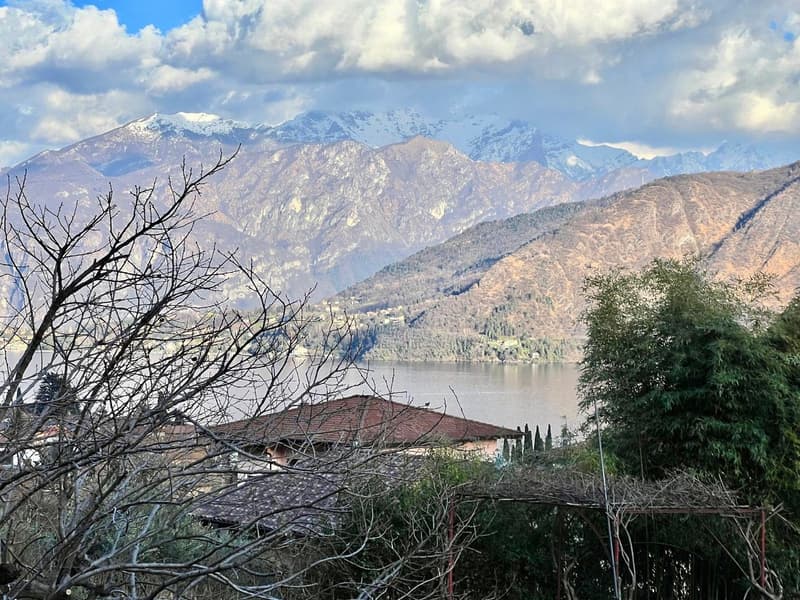 Beautiful 3-room apartment on 2 floors with terrace, pool, garage, garden and lake view (13)