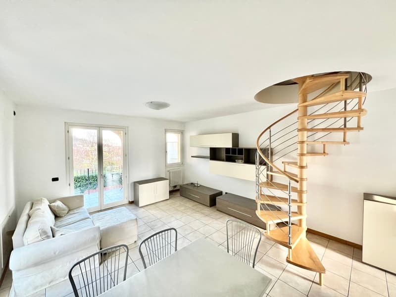 Beautiful 3-room apartment on 2 floors with terrace, pool, garage, garden and lake view (2)