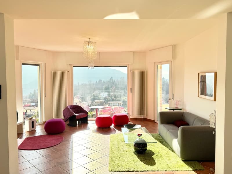 Belle et moderne villa dans un endroit calme et ensoleillé avec piscine privée et vue imprenable sur le lac (4)