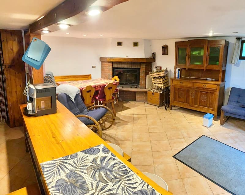 Chalet in posizione tranquilla e soleggiata con bel terreno (4)