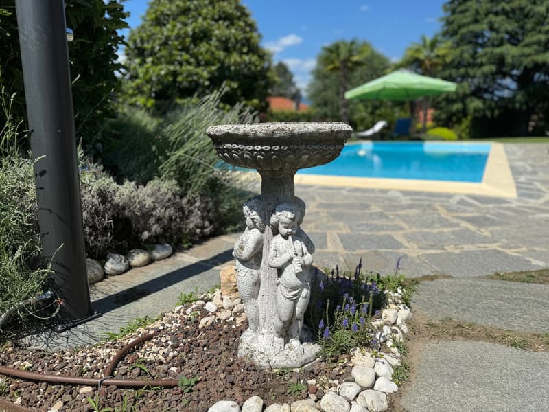 Villa de luxe neuve 6/5 chambres avec piscine privée, dans un emplacement ensoleillé avec vue imprenable sur le lac (19)