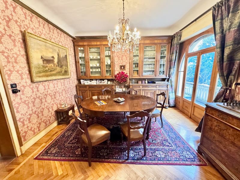 Large villa with beautiful garden, in sunny south location (8)