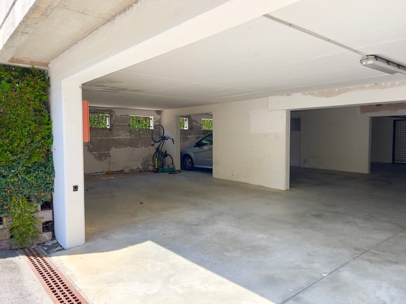 Sehr gepflegte Wohnung mit Gemeinschaftspool, großer Terrasse und Seeblick (14)